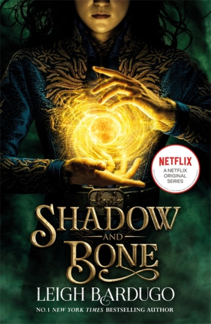 Shadow and Bone: A Netflix Original Series-9781510109063